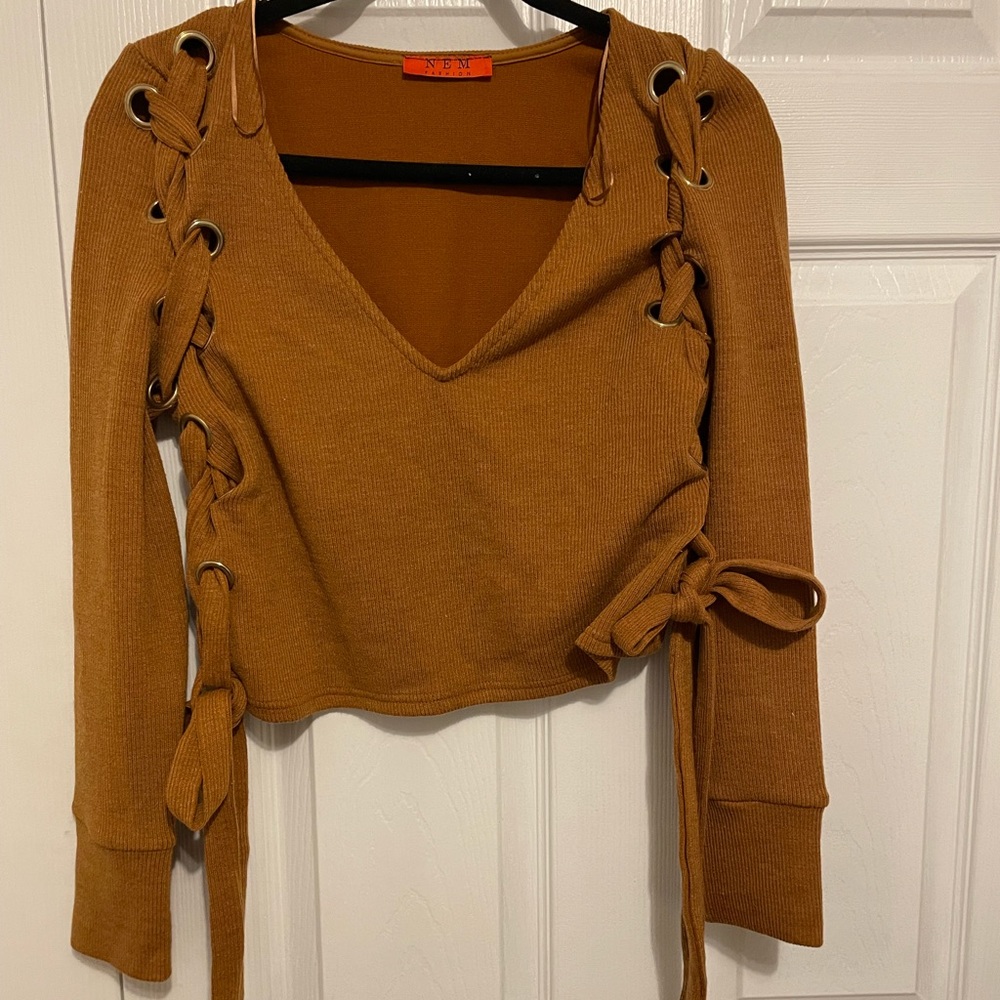 NEM Fashion side lace up ribbed cropped sweater